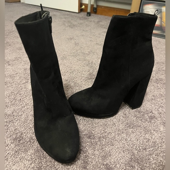 Black suede booties - Picture 3 of 5